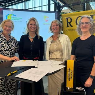 0e01ba6a b338 4e9f bd05 6743676171f7