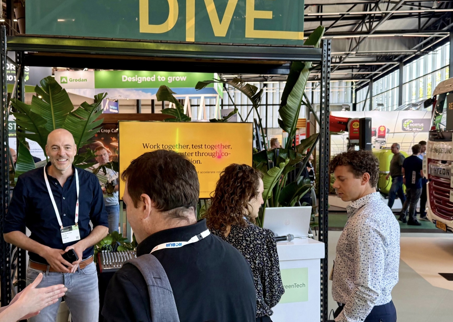 Deep Dive stage